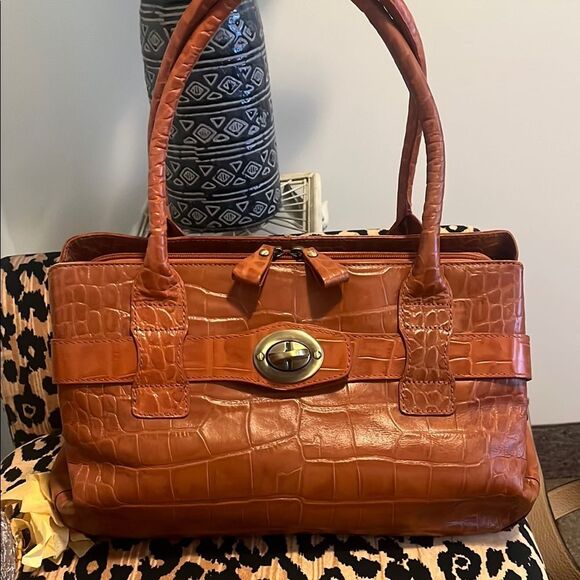 Elegant Brown Crocodile-Embossed Handbag - Picture 1 of 10